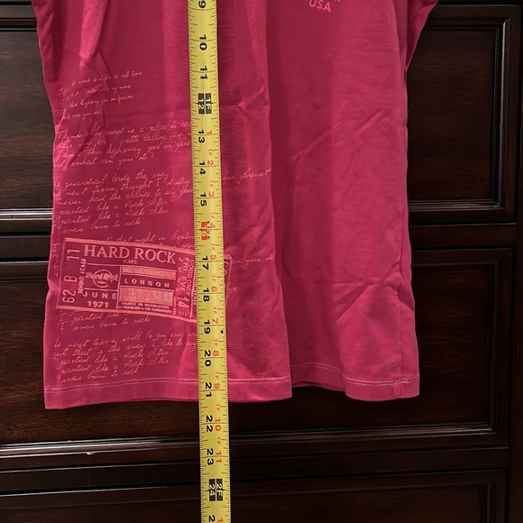 Hard Rock cafe Guam’s T-shirt - Picture 4 of 6